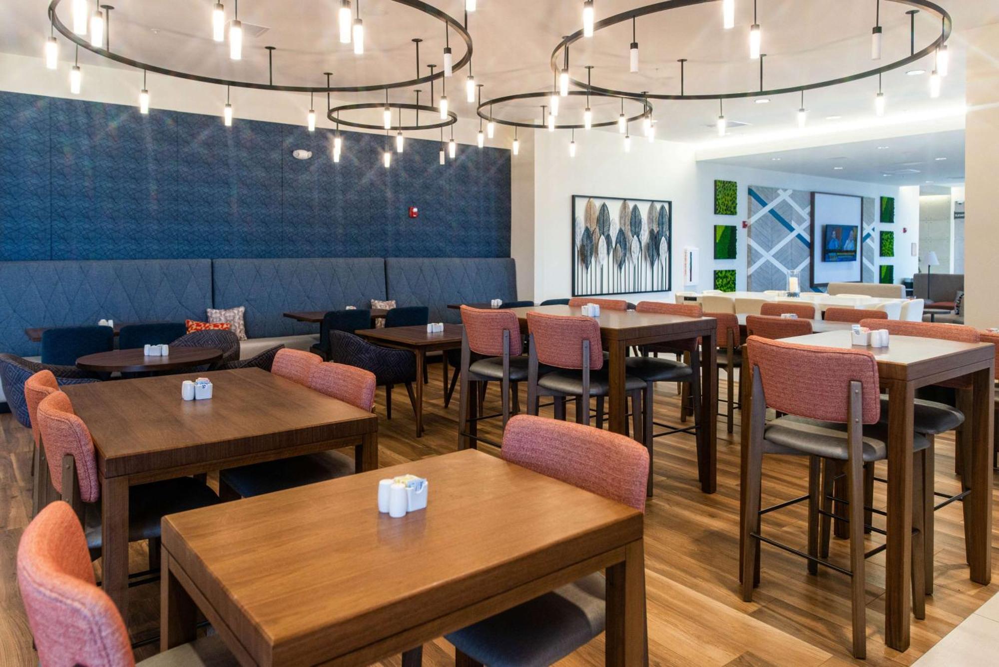 Hilton Garden Inn Mattoon, Il Luaran gambar